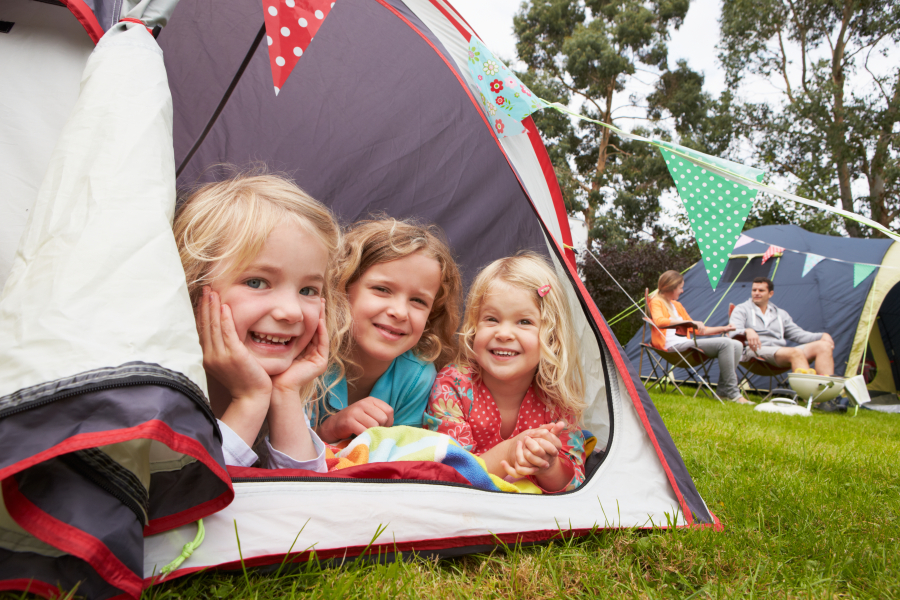 famille en camping a cote du lac de sainte croix